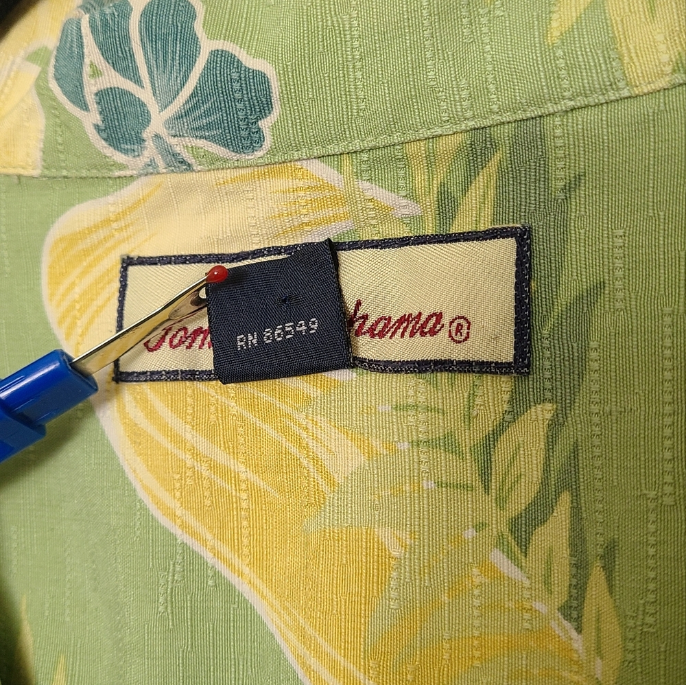 SWAPPED Vintage Tommy Bahama 100% Silk Button Down Collared Shirt - Picture 5 of 9